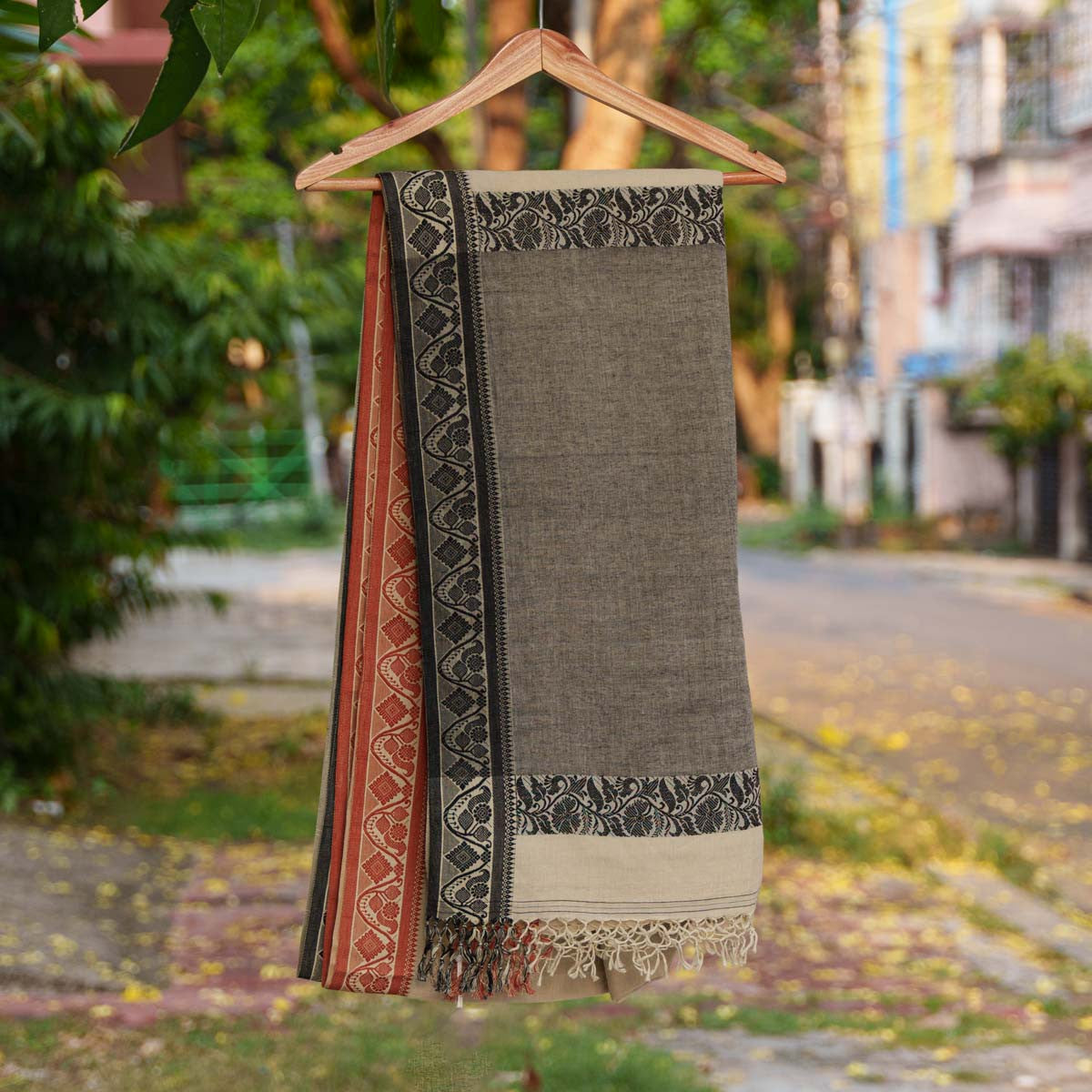 Ganga-Jamuna Saree- গঙ্গা-যমুনা পাড়ের শাড়ি